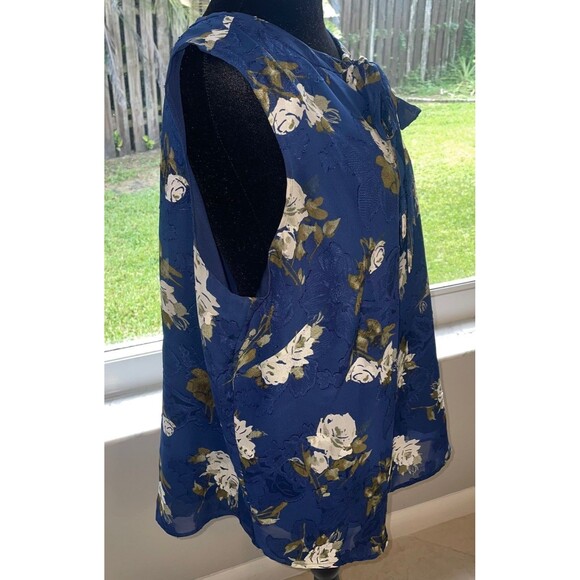 Talbots SZ 2XP Navy Blue Floral Sleeveless Tie Neck Floral Blouse Mature Cottage - Picture 5 of 9